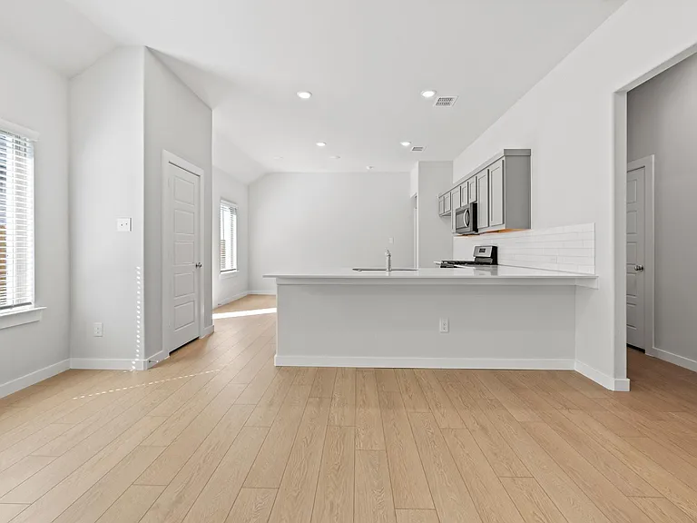 106 Travine Dr — Photo 16