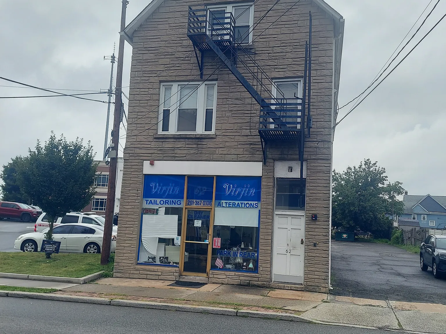 2 bed, 550 sqft, $1,800 — Photo 2