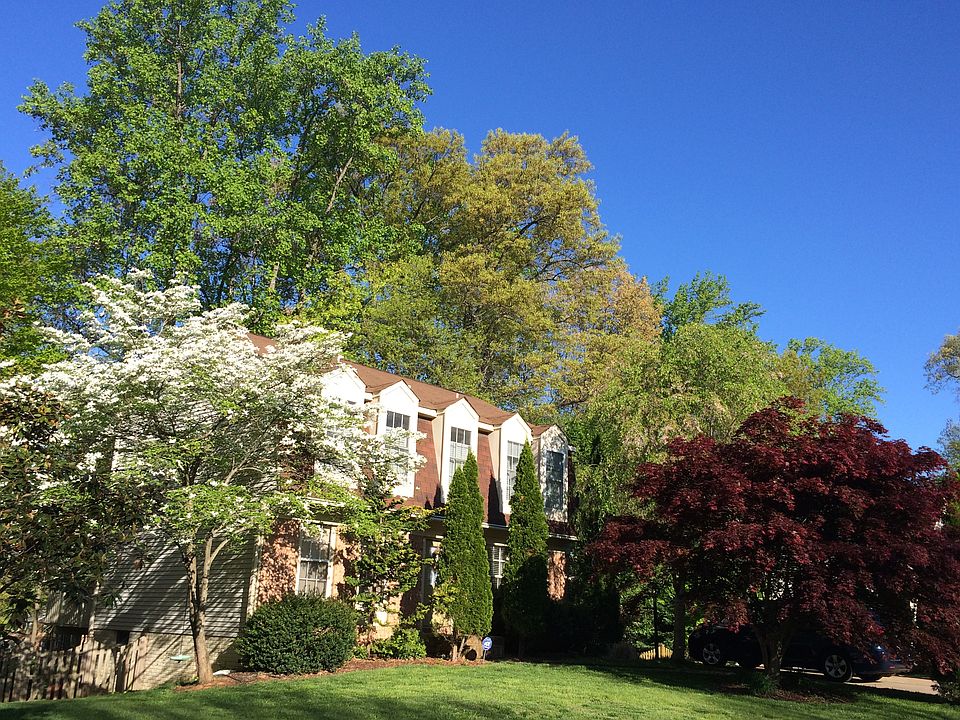 1st image of 16 Rocky Way Dr