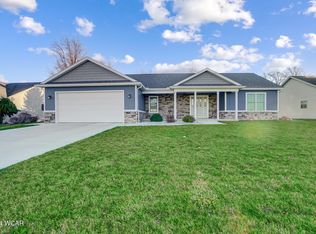 2570 Autumn Ridge Dr, Lima, OH 45801