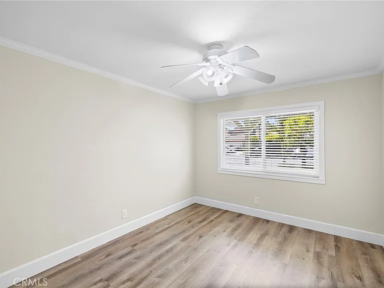 24725 Camarillo St — Photo 14