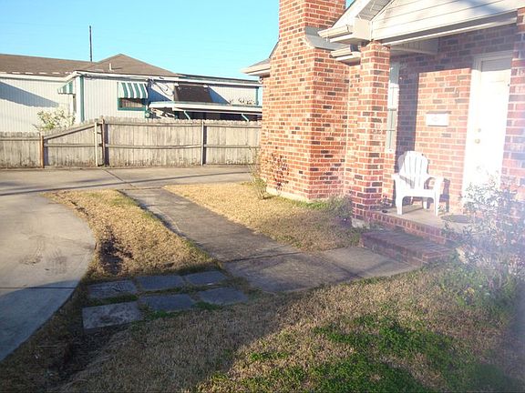 3rd image of 805 Houma Blvd