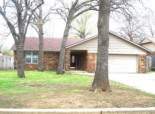325 W 33rd St, Sand Springs, OK 74063