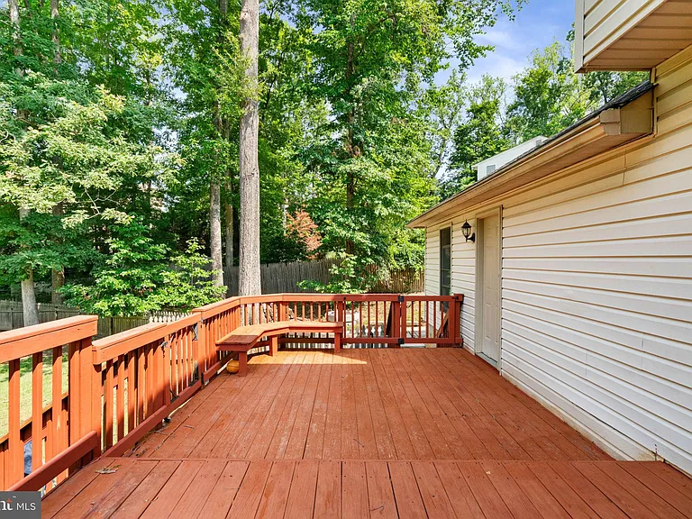 127 Pilgrim Cv — Photo 35