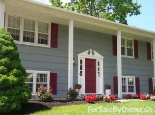 1813 Leadburn Rd, Towson, MD 21204