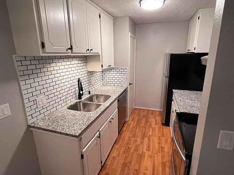 1200 N Cedar Ave #405 — Photo 16