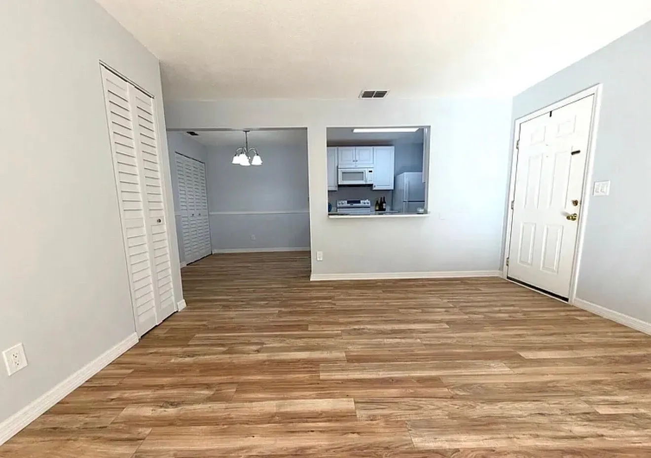 2 bed, 905 sqft, $1,650 — Photo 3