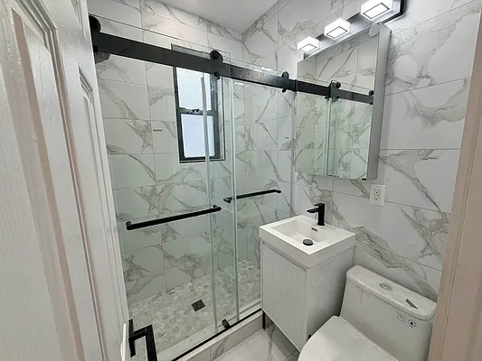 Bathroom, photo 1