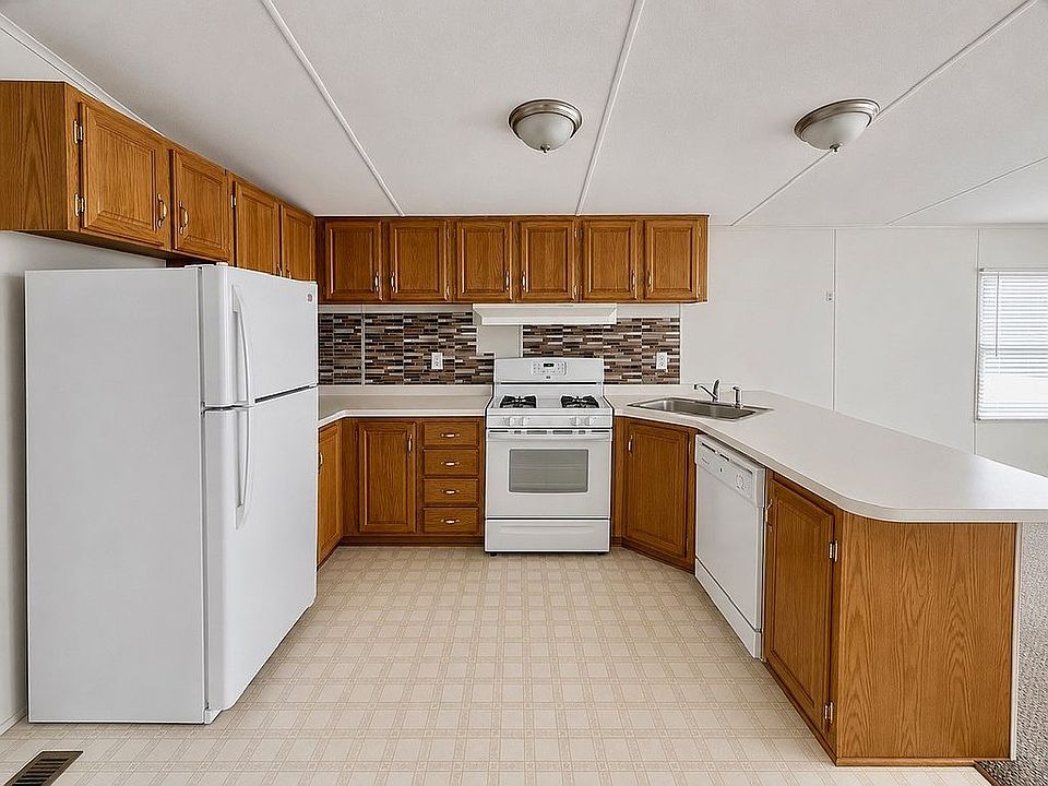 1st image of 525 Selkirk Dr