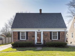 525 Lamarck Dr, Cheektowaga, NY 14225