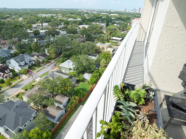 2611 Bayshore Blvd — Photo 33