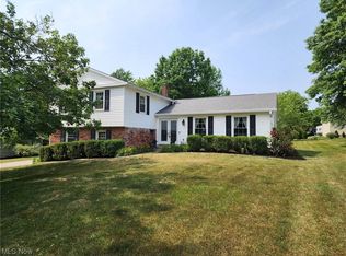 132 W Mennonite Rd, Aurora, OH 44202