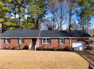 561 Summit Ridge Dr, Chesapeake, VA 23322