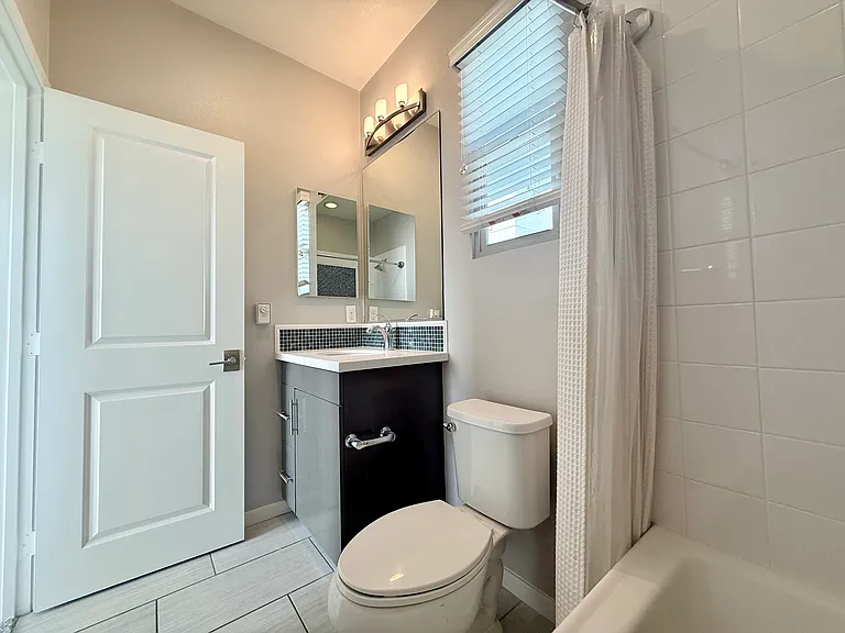 5517 Palm Dr — Photo 42