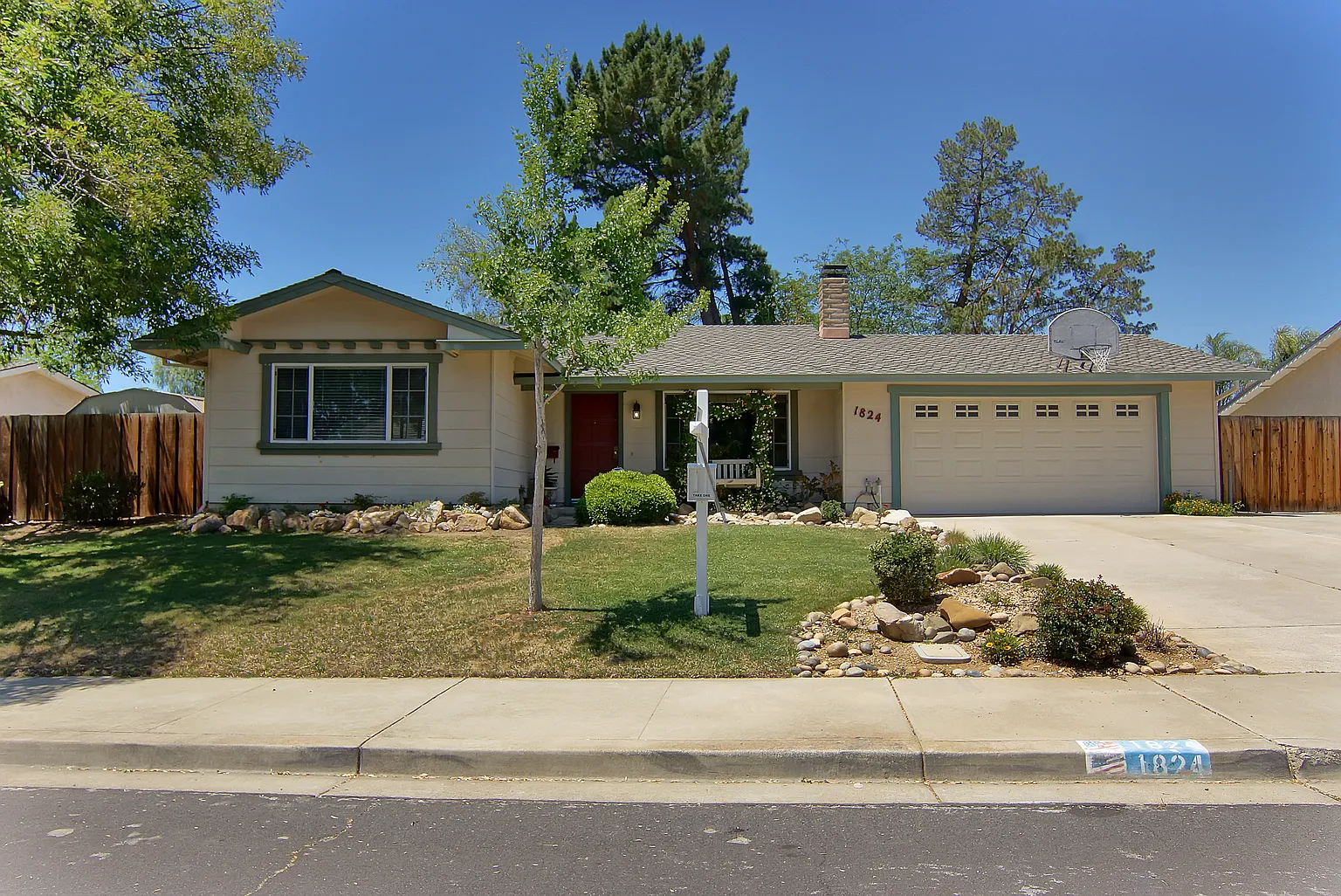 1824 Heidelberg Dr photo 1