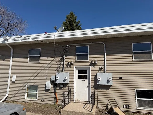 1115 Campbell Dr #9