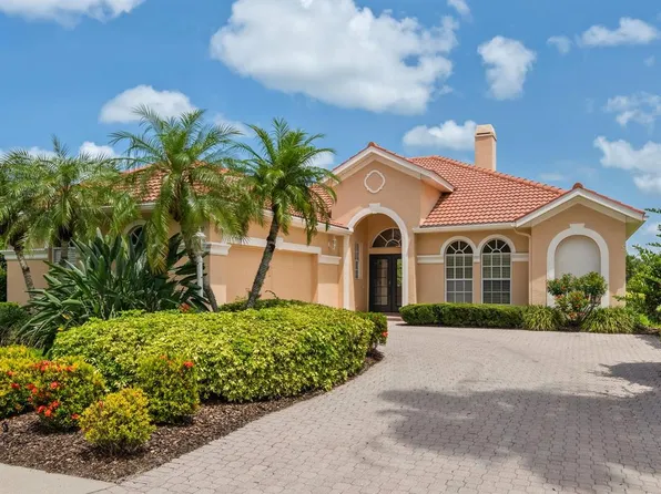 6851 BAY HILL DRIVE, LAKEWOOD RANCH, FL 34202