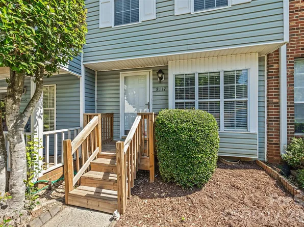 8117 Circle Tree Ln, Charlotte, NC 28277