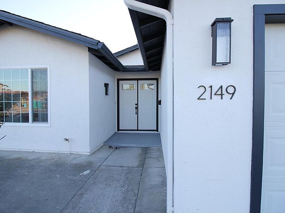 5th image of 2149 Avenida De Las Flores