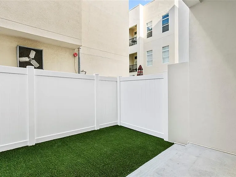 368 6th St S #1 — Photo 41