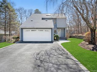 287 Peconic Terrace, Calverton, NY