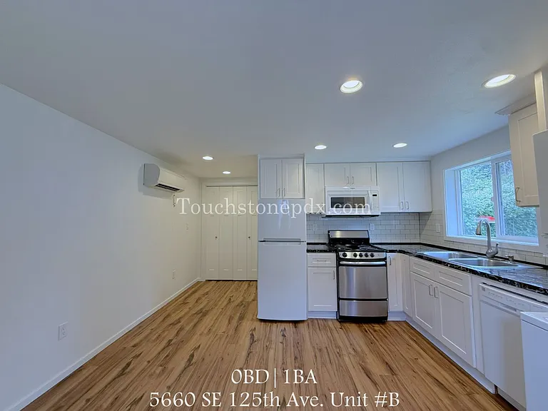5660 SE 125th Ave — Photo 2