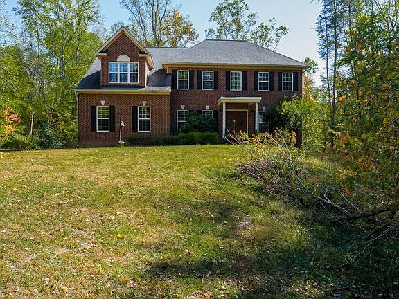 2nd image of 22 Ashburn Ln