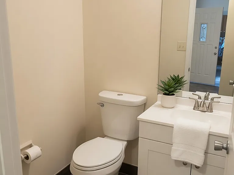 2286 E Tulane Rd — Photo 11