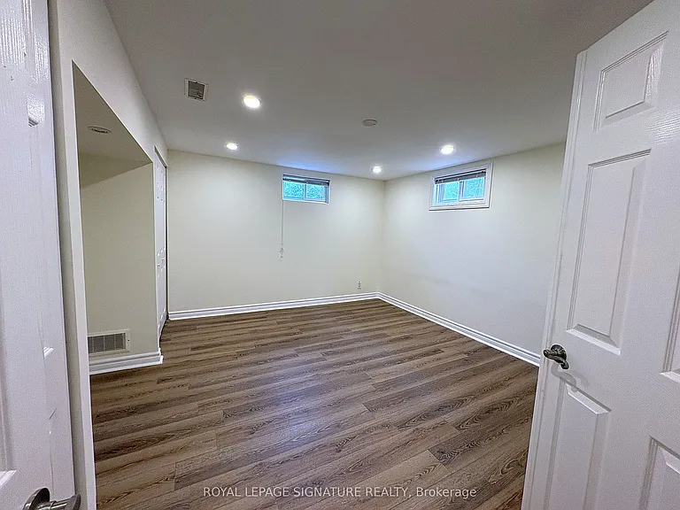5 Carnegie Ct #BASEMENT — Photo 8