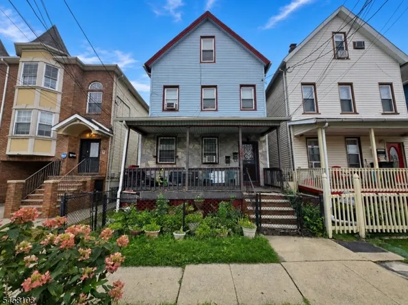 744 Trumbull St, Elizabeth City, NJ 07201