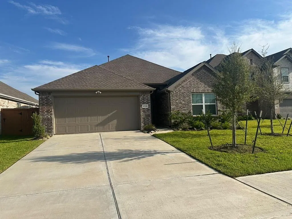 3 bed, 2.0 bath, 1665 sqft, $2,300 — Photo 4