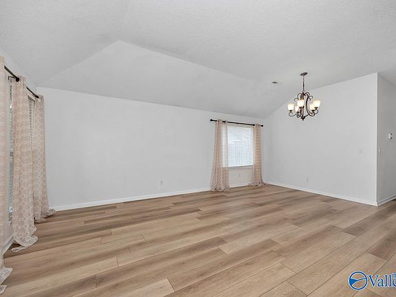 4th image of 107 Garden Brook Dr
