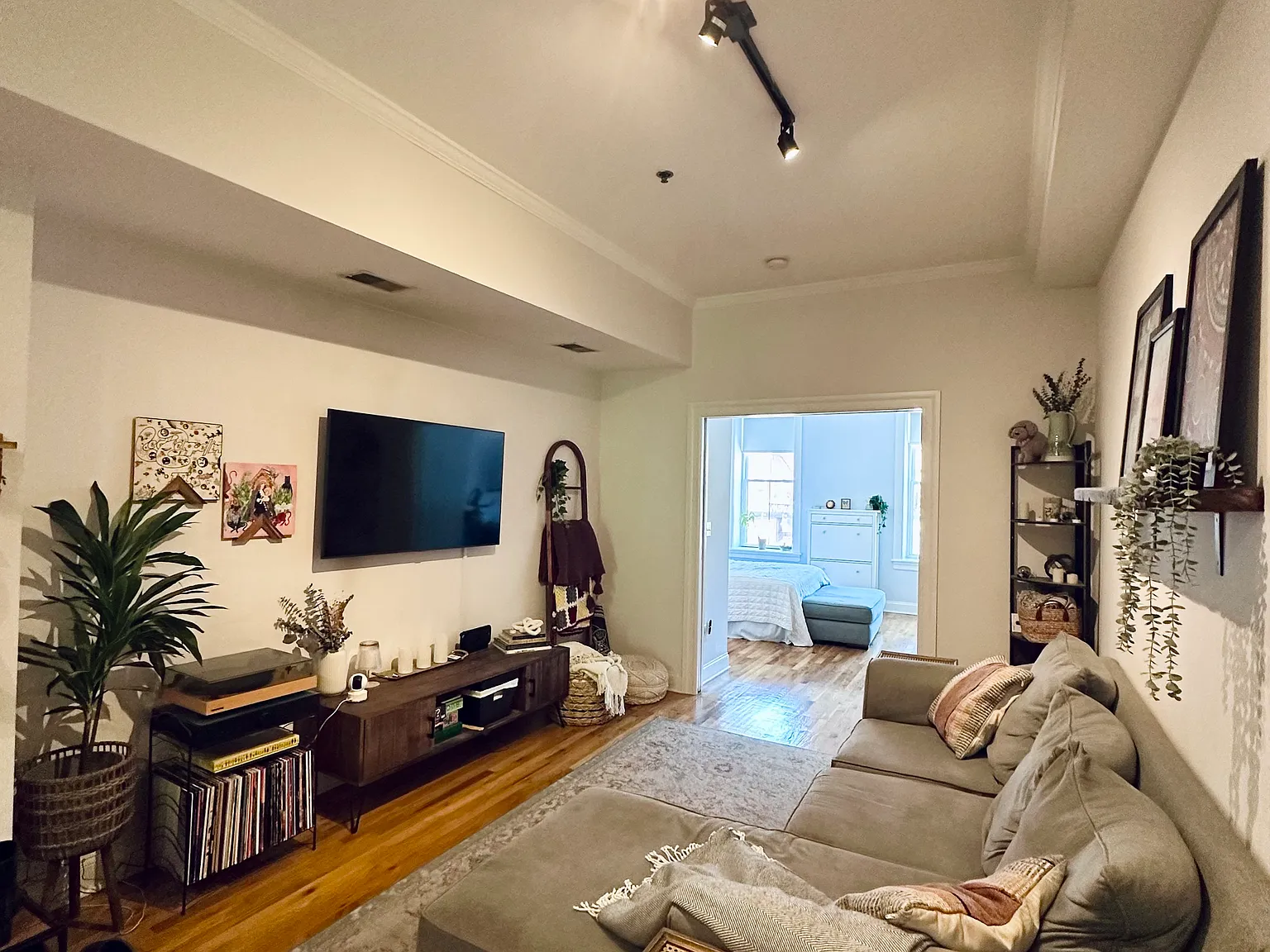 2 bed, 775 sqft, $4,150 — Photo 2