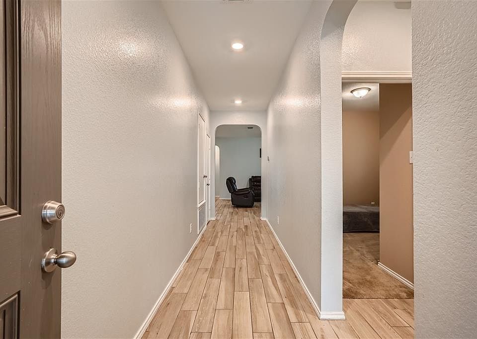 729 Bailey Park Dr, Jarrell, TX 76537 MLS 9386904 Zillow