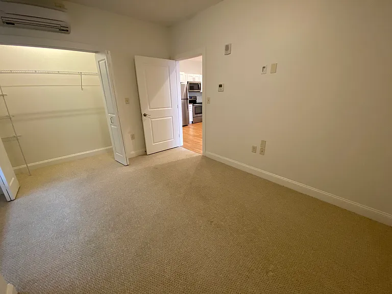 Red Oak at 875 Elm Street — Photo 43