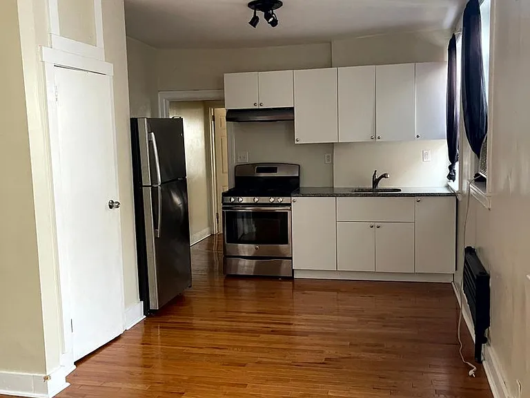 Walnut_5236 — Photo 1