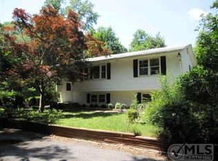 20 Rugar Ln, Wallkill, NY 12589