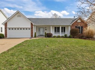 114 McCluer Dr, O'Fallon, MO 63368