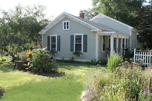 2nd image of 72 Old Usquepaugh Rd