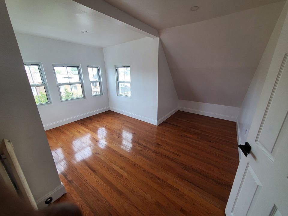 2nd image of 3-104 129th St