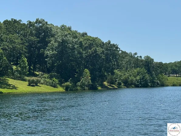 Hummingbird Ln, Warsaw, MO 65355