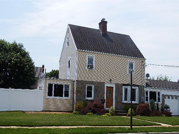 2nd image of 72 New York Ave