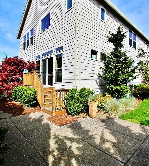 5502 NE Lagos Ct — Photo 33