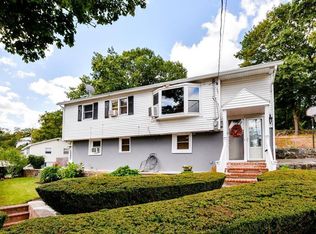 29 Dietz Rd, Hyde Park, MA 02136
