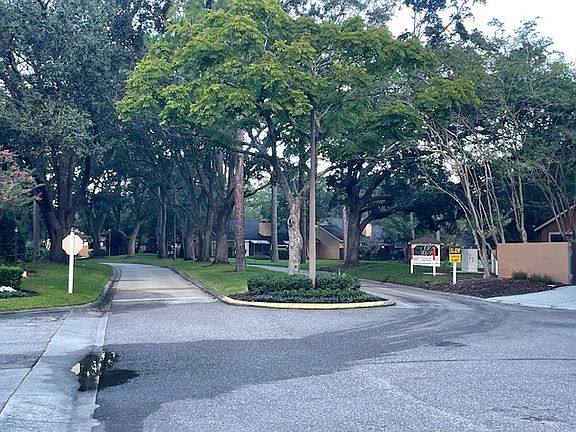 2 Lane entrance onto property