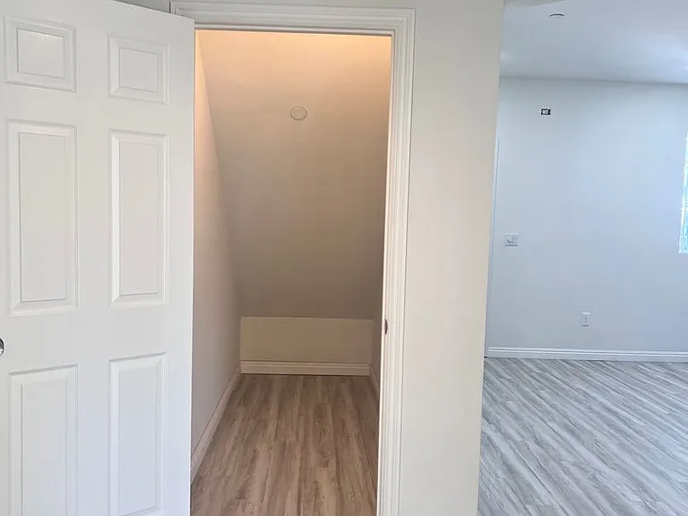 6829 Simpson Ave — Photo 12