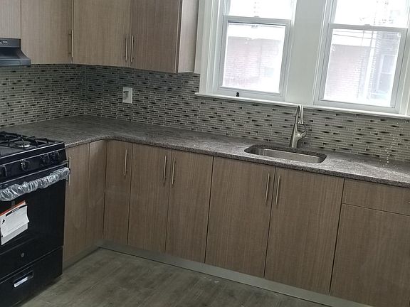 4th image of 5300 Roosevelt Blvd