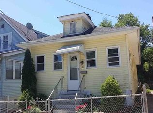 31 E Edgewater Ave, Pleasantville, NJ 08232