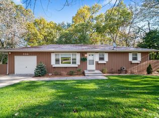 350 Hartman Ct, South Elgin, IL 60177