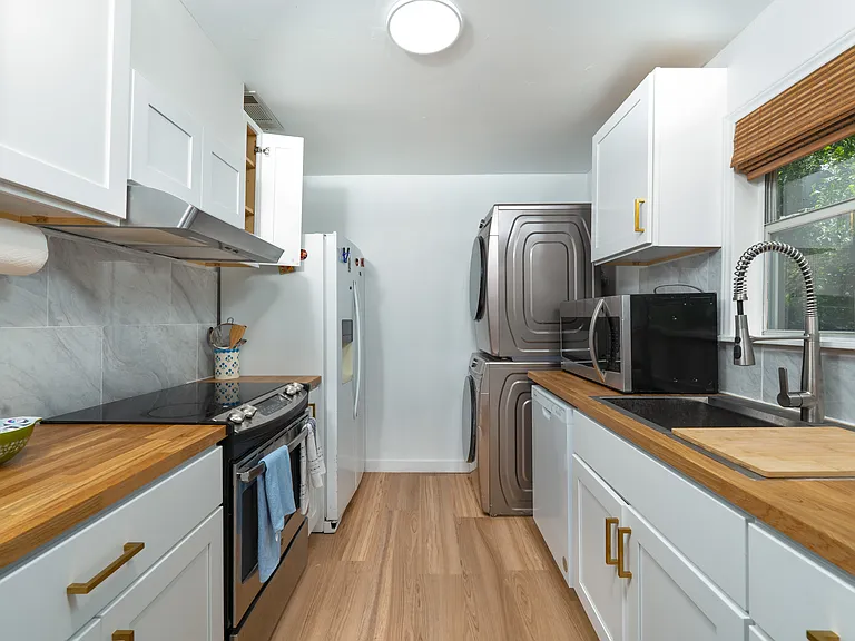 146 Park Dr — Photo 5